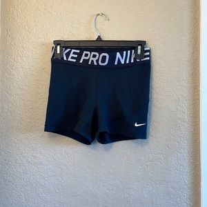 Nike Pro shorts in black!